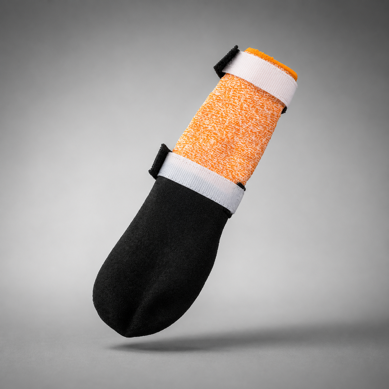 Non-stop Dogwear Protector Bootie High – verlängerter orange-schwarzer Pfotenschutz für Dienst-, Rettungs- und Sporthunde im 4er-Set.